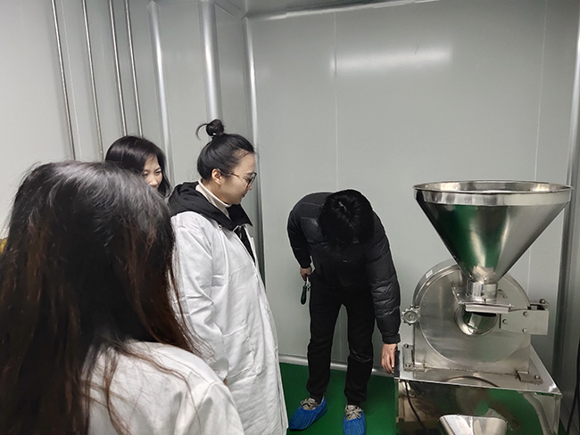 粉碎机.jpg